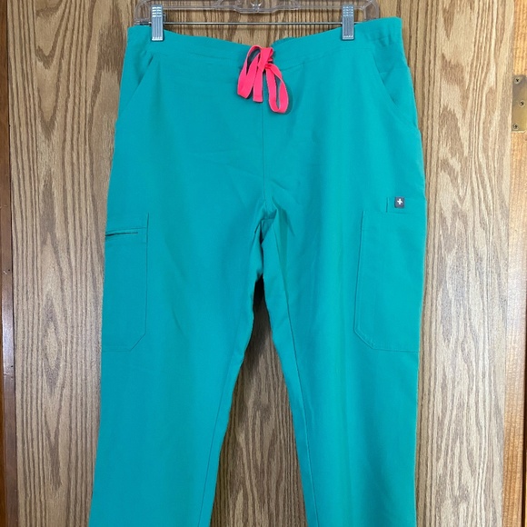 Figs Yola Scrub Pants Size Medium Petite Surgical Green